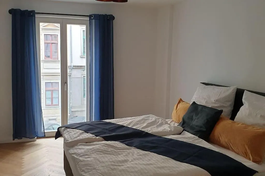 Luxuriose 3-Zi-Wohnung Im Zentrum, Grosser Balkon Dresde