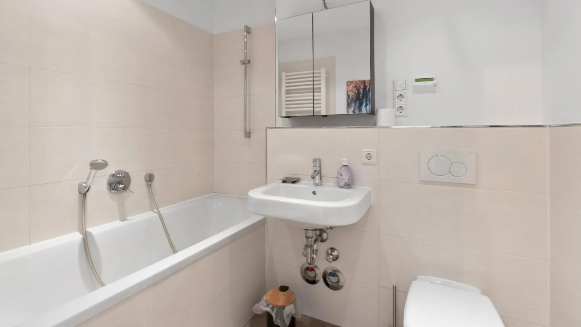 Luxuriose 3-Zi-Wohnung Im Zentrum, Grosser Balkon Dresde