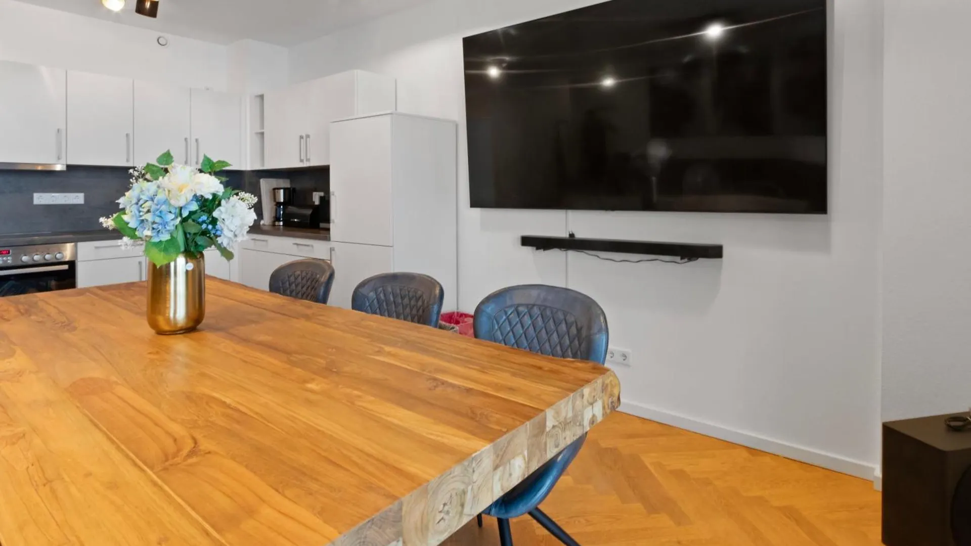 Appartement Luxuriose 3-Zi-Wohnung Im Zentrum, Grosser Balkon Dresde