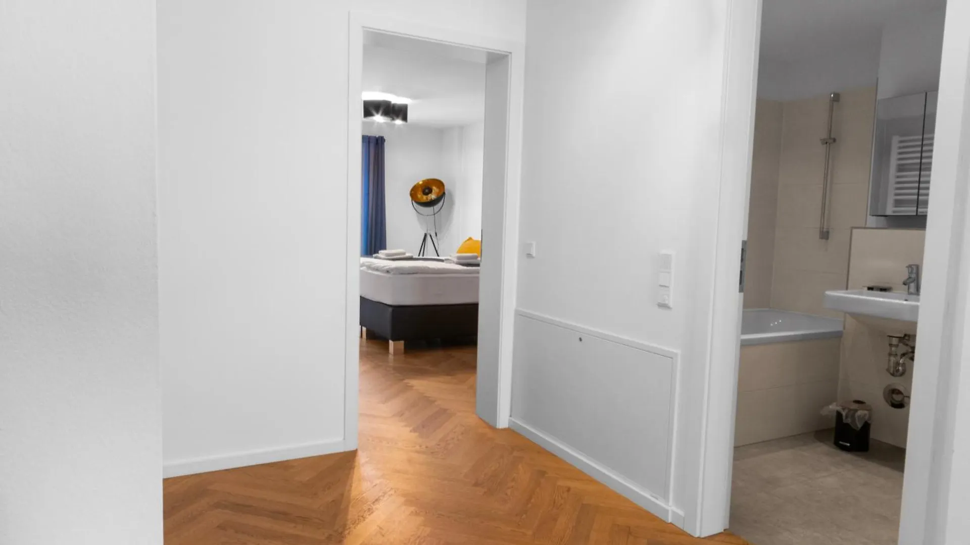 Luxuriose 3-Zi-Wohnung Im Zentrum, Grosser Balkon Δρέσδη 0*,